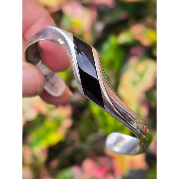 Vintage Modernist Sterling Silver Open Bangle Black Onyx Wave Cuff by GKE 88 - Picture 9 of 10